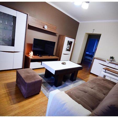Color 24 Apartament IV Apartment Сталова Вола Екстериор снимка