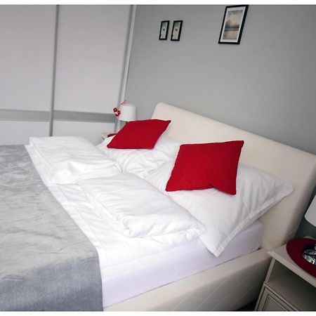 Color 24 Apartament IV Apartment Сталова Вола Екстериор снимка