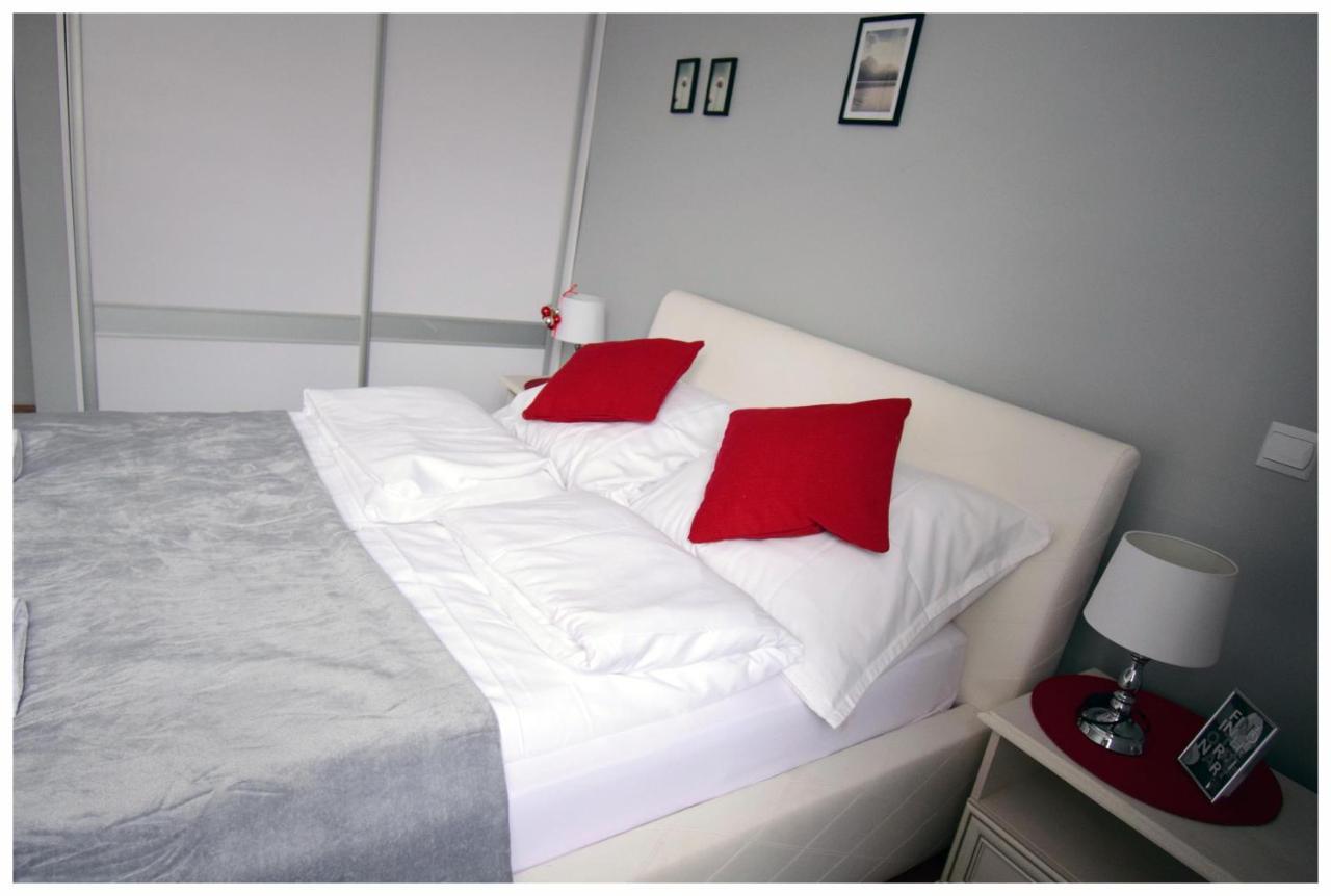 Color 24 Apartament IV Apartment Сталова Вола Екстериор снимка